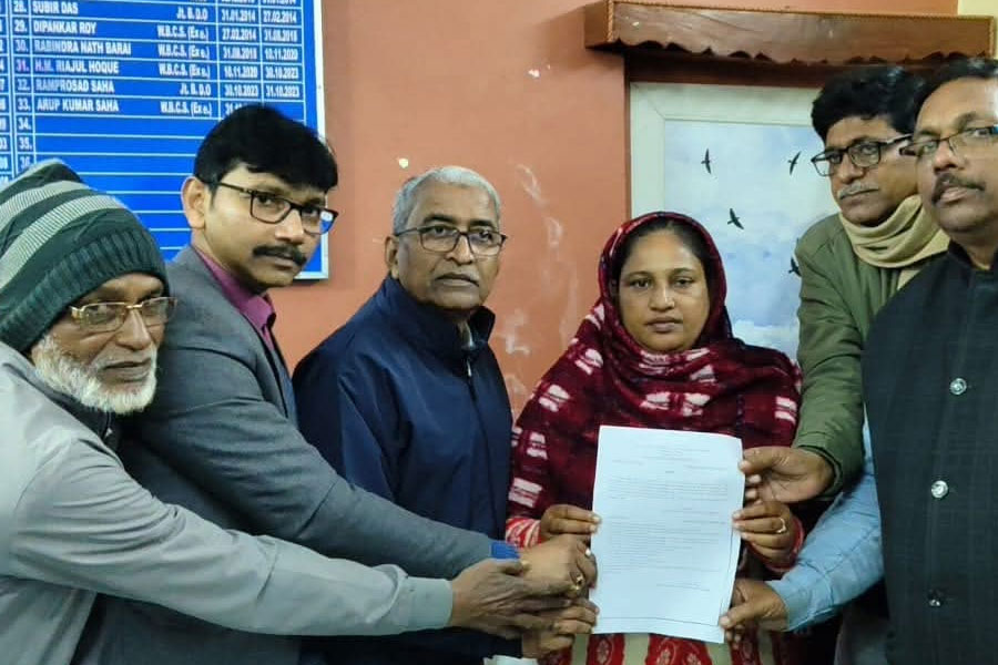 ওড়িশায় ‘গণপিটুনি’তে মৃত জুয়েলের পরিবারের পাশে রাজ্য, চাকরির নিয়োগপত্র পেলেন মা