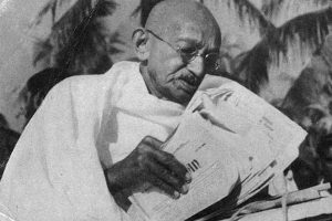 শেষের সেদিন… মহাত্মা গান্ধীর হত্যাকাণ্ডে গুপ্তঘাতকরাই একমাত্র দায়ী ছিল না!