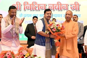 তারুণ্যের শক্তিতেই আস্থা যোগীর, বৃন্দাবনে সংবর্ধিত নীতীন নবীন