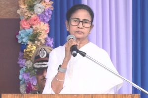‘কে কার সঙ্গে প্রেম করবে ওরা ঠিক করে দেবে?’, বিজেপিকে তোপ মমতার
