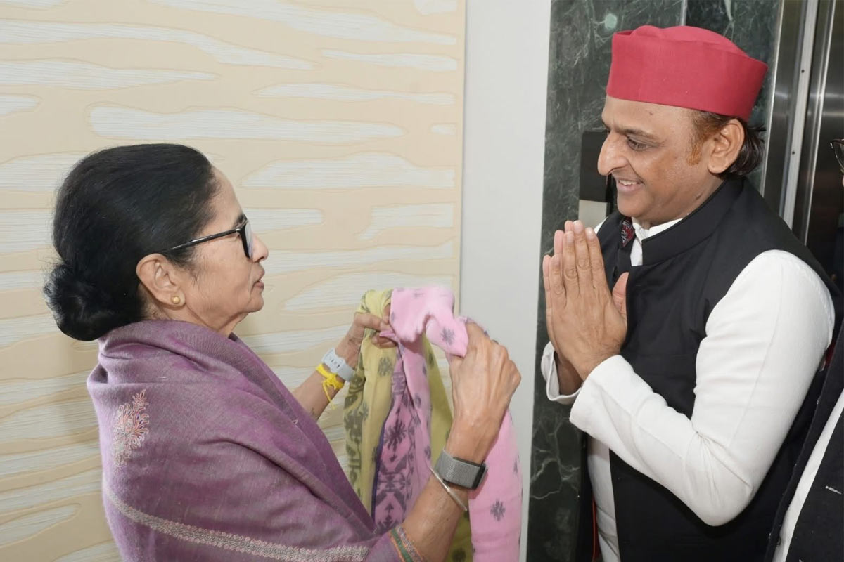 ‘দিদিই পারেন দেশে বিজেপিকে রুখতে’, নবান্নে বৈঠক শেষে মমতার লড়াইকে কুর্নিশ অখিলেশের