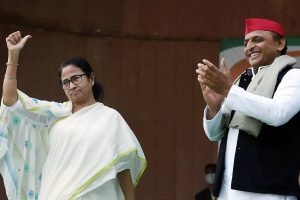 আরও ঐক্যবদ্ধ বিরোধীরা! SIR আবহে দিল্লিযাত্রার আগে নবান্নে মমতা-অখিলেশ বৈঠক