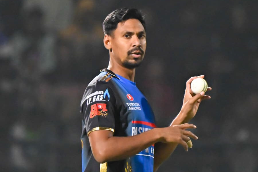 জুটবে না কানাকড়ি! ৯ কোটি লোকসানে কেমন আছেন মুস্তাফিজুর? জানালেন বাংলাদেশি কোচ