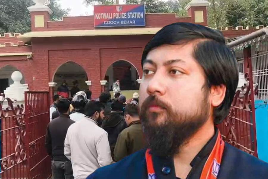 সংখ্যালঘু অধ্যুষিত গ্রামকে ‘মিনি বাংলাদেশ’ কটাক্ষ, কোতয়ালি থানায় নিশীথের বিরুদ্ধে FIR