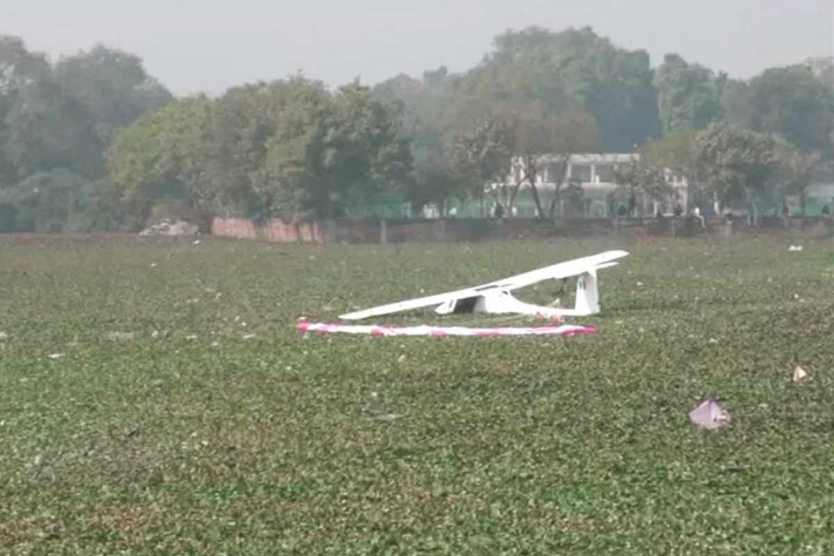 জলাশয়ে আছড়ে পড়ল বায়ুসেনার প্রশিক্ষণ বিমান! ভয়াবহ দুর্ঘটনায় চাঞ্চল্য প্রয়াগরাজে
