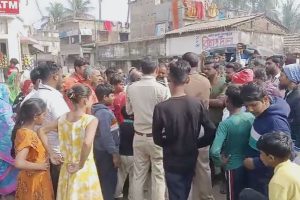 পোলবা থেকে হলদিয়া, SIR শুনানির প্রতিবাদে জেলায় জেলায় বিক্ষোভ-অবরোধ, জ্বলছে টায়ার