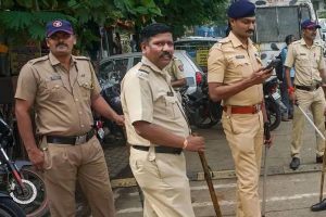 ভোররাতে দরজা খুলে বাবা দেখলেন দোরগোড়ায় পড়ে সদ্য বিবাহিত মেয়ের দেহ! পণপ্রথার বলি?