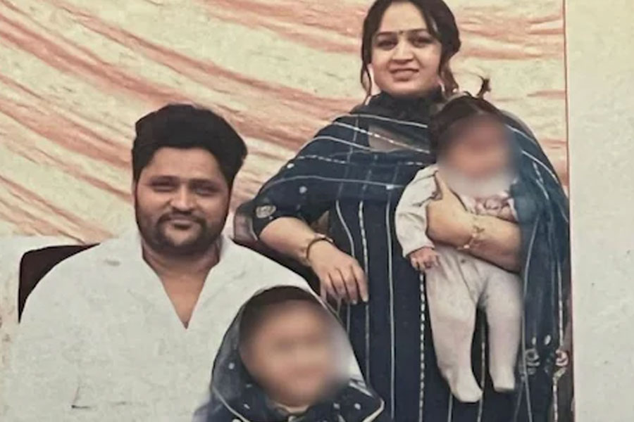 পাঞ্জাবে স্ত্রী এবং দুই নাবালিকা মেয়েকে খুন করে ‘আত্মঘাতী’ ব্যবসায়ী! অর্থই অনর্থের কারণ?