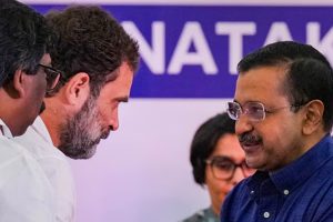 ডিগবাজি! আর কখনও জোট নয়, ঘোষণার পরই ফের কংগ্রেসের হাত ধরল আপ
