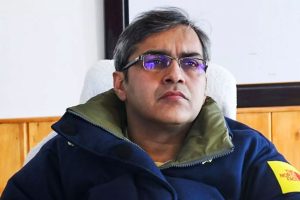 পোষ্য কুকুরকে হাঁটাতে ফাঁকা করেছিলেন স্টেডিয়াম, এবার দিল্লি পুরসভার বড় পদে ফিরলেন আইএএস