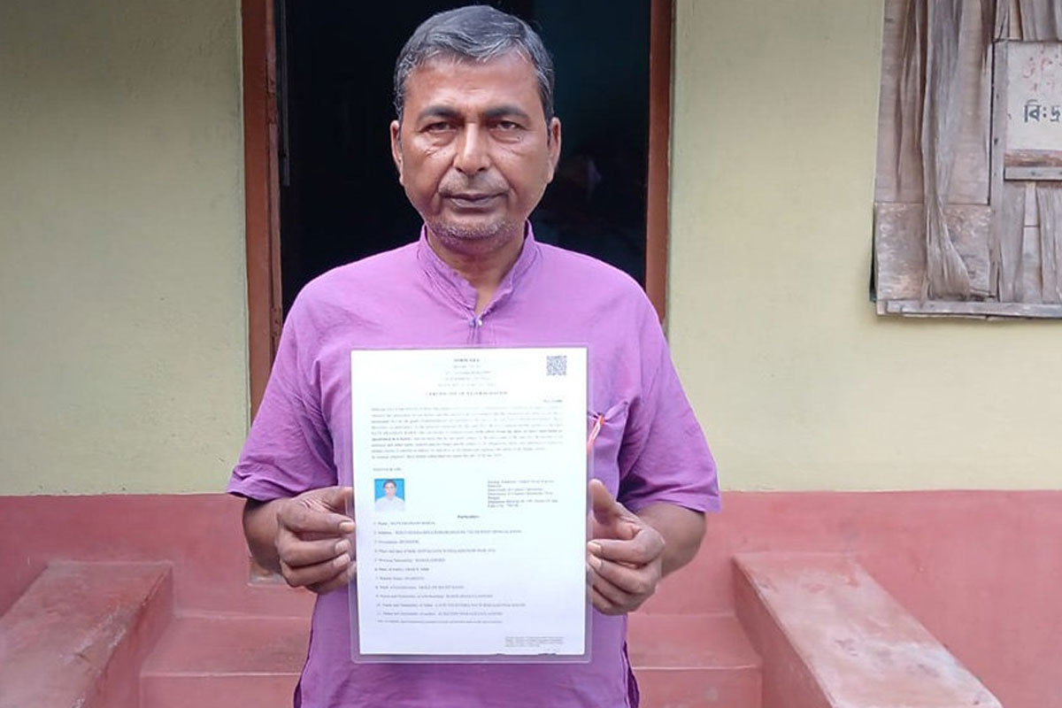 ৩৭ বছর ধরে ভারতে বাস, CAA-তে নাগরিকত্ব পেয়ে মালদহের সত্যরঞ্জন বললেন, ‘গুজবে কান দেবেন না’