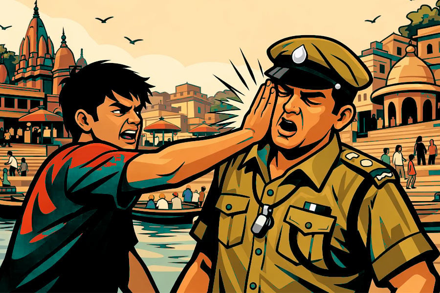 মেজাজ হারিয়ে এসআইকে চড়! মোদির বারাণসীতে গ্রেপ্তার বিজেপি কাউন্সিলরের ‘গুণধর’ পুত্র