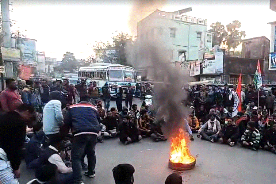 আইপ্যাকের অফিসে ইডি হানার প্রতিবাদে রাজ্যজুড়ে মিছিল তৃণমূলের, হুইল চেয়ারে পথে কুণালও