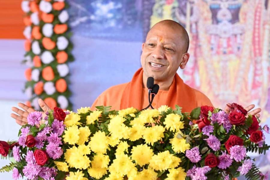 ‘সেকুলারিজমের ঠিকাদারদের মুখে ফেভিকল’, বাংলাদেশে হিন্দু নিধন নিয়ে প্রয়াগরাজে তোপ যোগীর