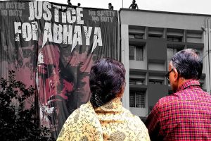‘মেয়ের নামে রাজনৈতিক ফায়দা তোলার চেষ্টা বরদাস্ত নয়’, বামপ্রার্থী কলতানের বিরুদ্ধে ফুঁসে উঠলেন অভয়ার বাবা-মা