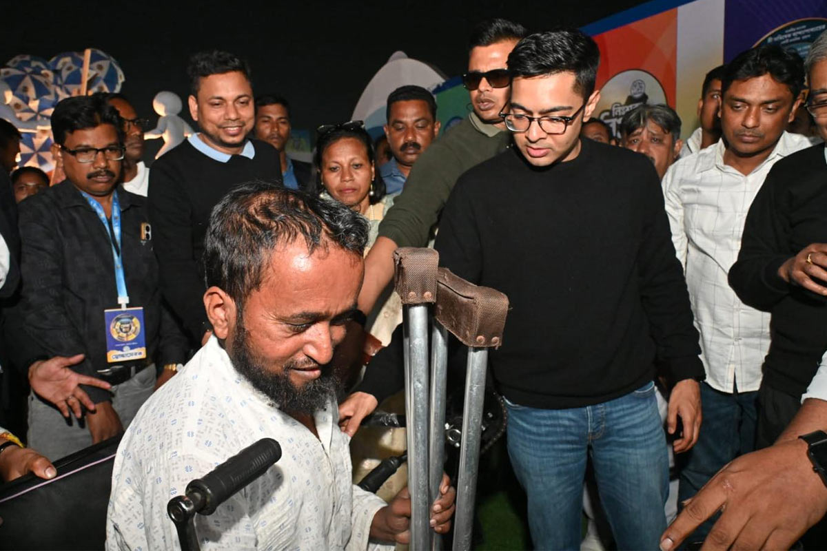 ‘প্রত্যেক বছর হবে সেবাশ্রয়’, মেটিয়াবুরুজে শিবির ঘুরে দেখে ঘোষণা অভিষেকের