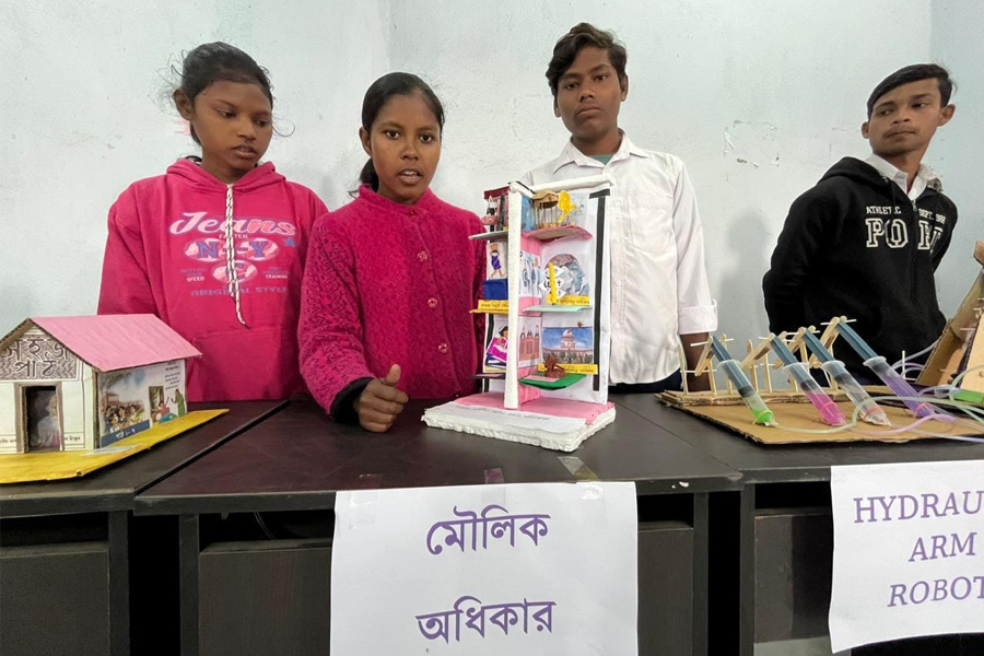 Purulia school students make educational models
