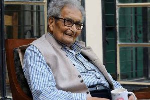 ‘ভারতরত্ন’ অমর্ত্যের নথি চেয়ে সমালোচিত কমিশন, নোবেলজয়ীর নাম কি রয়েছে চূড়ান্ত ভোটার তালিকায়?