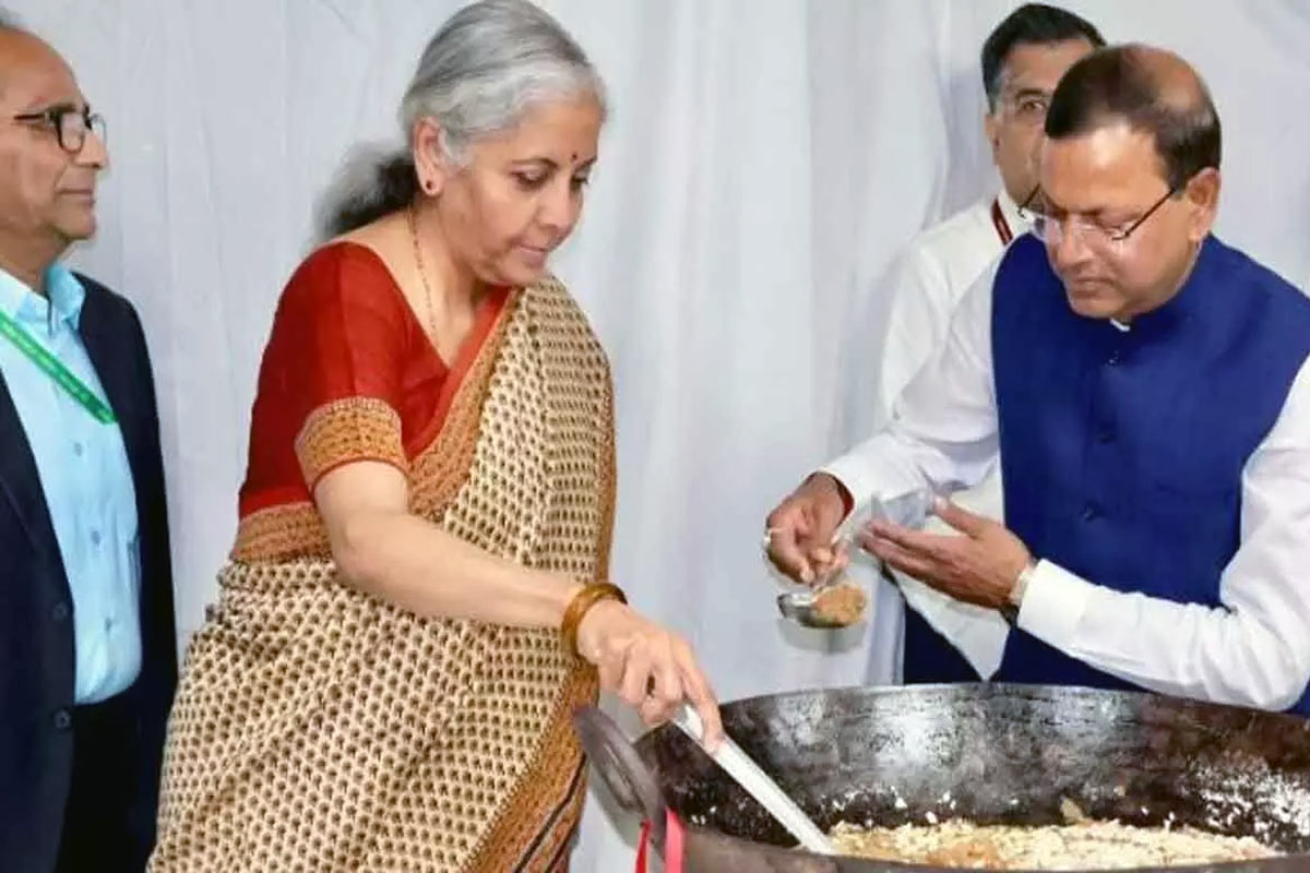 বাজেট পেশের আগে হালুয়া উৎসবে অংশ নিলেন নির্মলা সীতারমণ, কেন পালিত হয় এই রীতি?