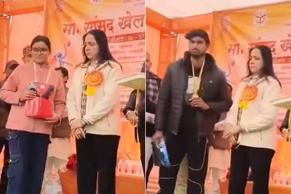 ‘এমন রূঢ়ভাবে কে পুরস্কার দেয়’! সাংসদ হেমা মালিনীকে ‘গোমড়ামুখী’ কটাক্ষ