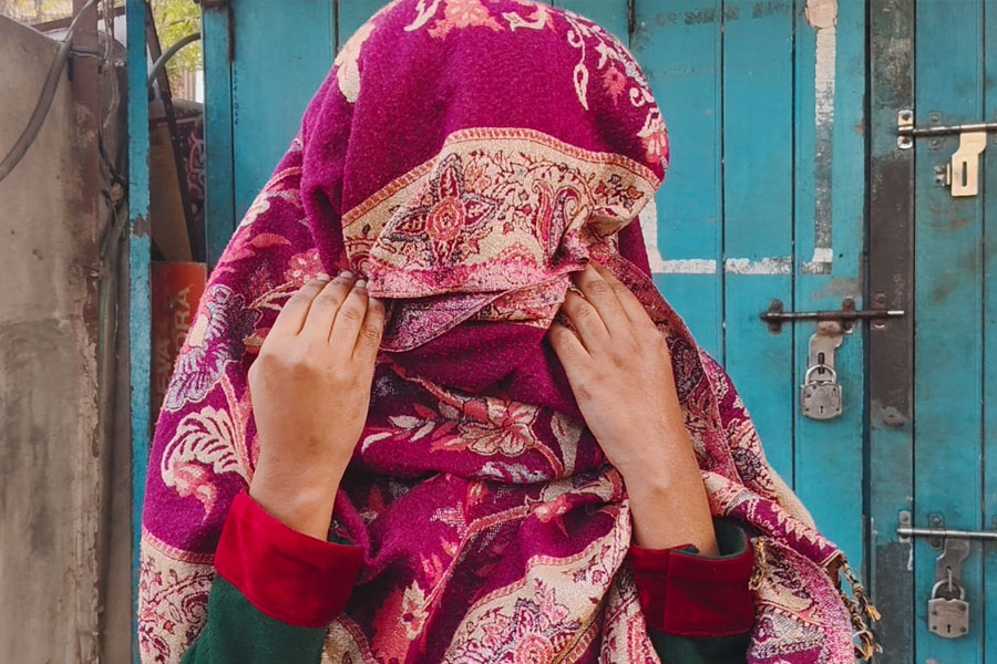 চাকরির প্রথম দিনই ভয়াবহ অভিজ্ঞতা, কোচিং সেন্টারে মালিকের লালসার শিকার তরুণী!