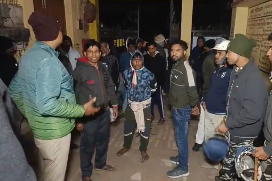 চিকিৎসায় গাফিলতির অভিযোগ, অন্তঃসত্ত্বা মহিলার মৃত্যুতে হাসপাতালে ভাঙচুর হাওড়ায়