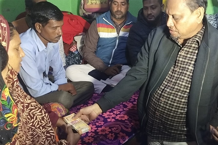 Humayun Kabir meet family of migrant worker killed in Odisha