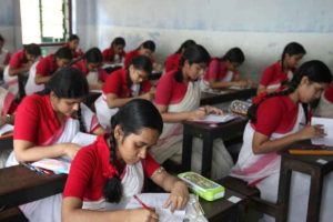 রাত পোহালেই মাধ্যমিক! পথে পরীক্ষার্থীদের সুবিধার্থে হেল্পলাইন চালু করল কলকাতা পুলিশ