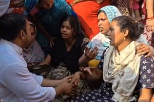 বিপুল ঋণের বোঝা মেটাতে কাজের জন্য কর্ণাটকে! দুর্ঘটনায় প্রাণ গেল মালদহের আসলাম ও রেকাবাতের