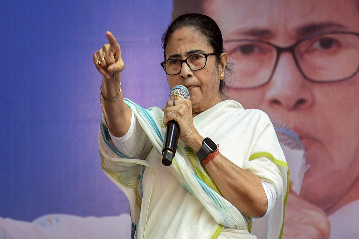 বাংলা বলায় পুণেতে খুন পরিযায়ী! পরিবারের পাশে দাঁড়িয়ে মমতা বললেন, ‘বাংলা পাশে আছে’