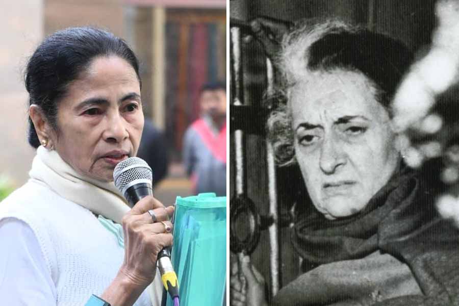 এজেন্সি ‘দৌরাত্ম্যে’ ফাইল প্রহরী মমতা, পাস্তা মেকারে নথি ছিঁড়তে হয়েছিল ‘লৌহমানবী’ ইন্দিরাকেও!