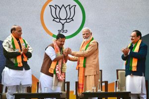 রাজ্যসভার সাংসদ পদে ‘না’, সাধারণ বিধায়ক হিসাবেই কাজ করবেন মোদির ‘বস’ নীতীন, কেন?