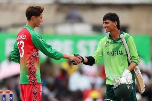 চাই বাড়তি সুবিধা, ইচ্ছা করে মন্থর ব্যাটিং! ‘অখেলোয়াড়ি’ পাকিস্তানকে তুমুল কটাক্ষ নেটিজেনদের