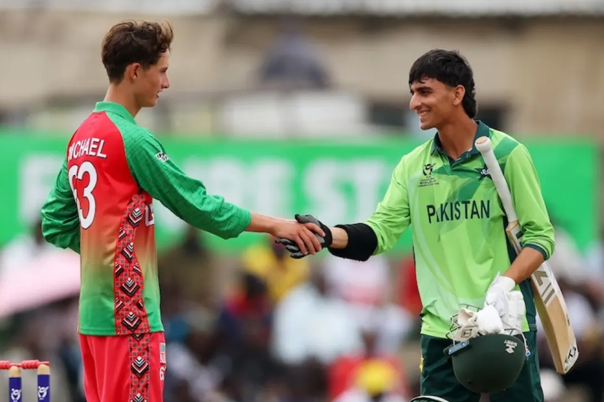 চাই বাড়তি সুবিধা, ইচ্ছা করে মন্থর ব্যাটিং! ‘অখেলোয়াড়ি’ পাকিস্তানকে তুমুল কটাক্ষ নেটিজেনদের