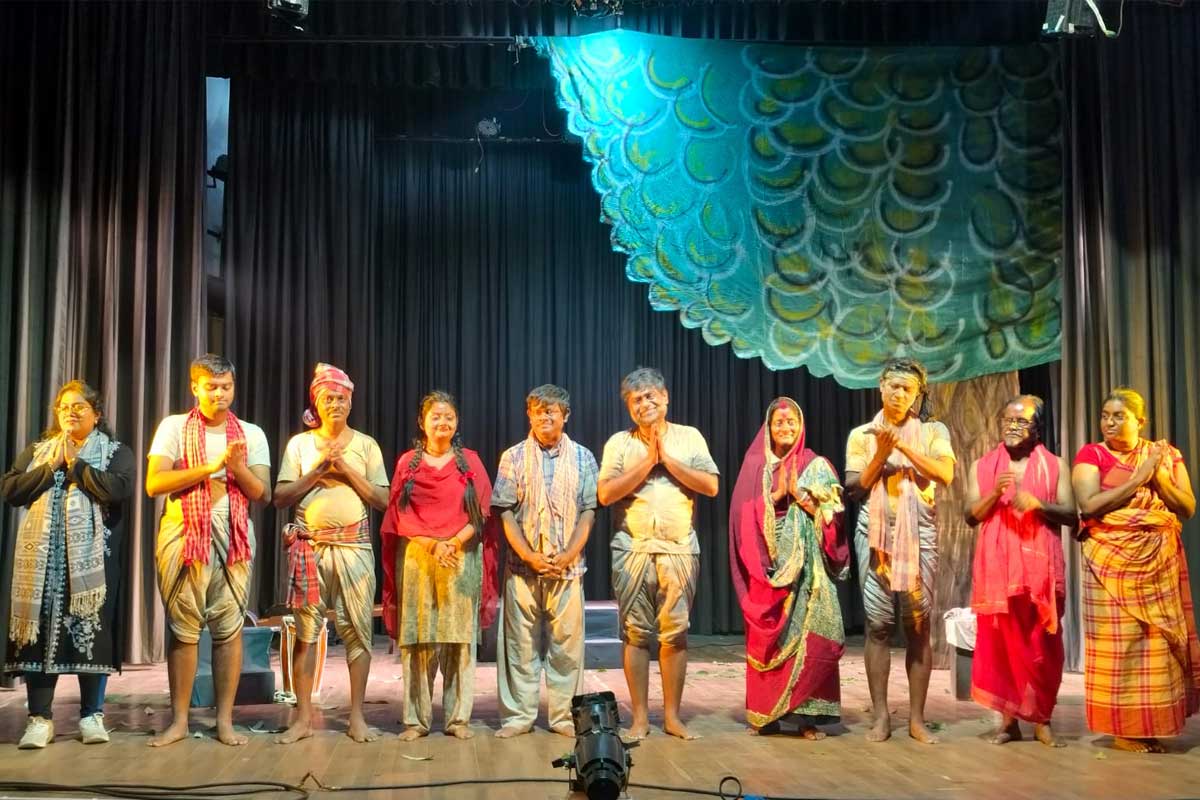পাপ-পুণ্যের দ্বন্দ্বে সমাজের আয়না, যাদবপুরে মঞ্চস্থ হল সমরেশ বসুর গল্প অবলম্বনে নাটক ‘পাপ’