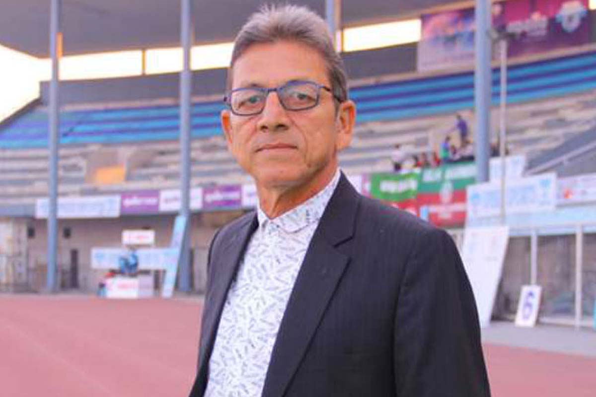 সন্তোষে চূড়ান্ত অব্যবস্থা, লোকাল বাসে যাতায়াত ফুটবলারদের! ম্যাচ জিতে কল্যাণকে তোপ সঞ্জয় সেনের