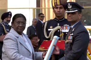 মহাকাশে উড়িয়ে ছিলেন ভারতের ঝান্ডা, অশোক চক্রে সম্মানিত ‘ব্যোমযাত্রী’ শুভাংশু