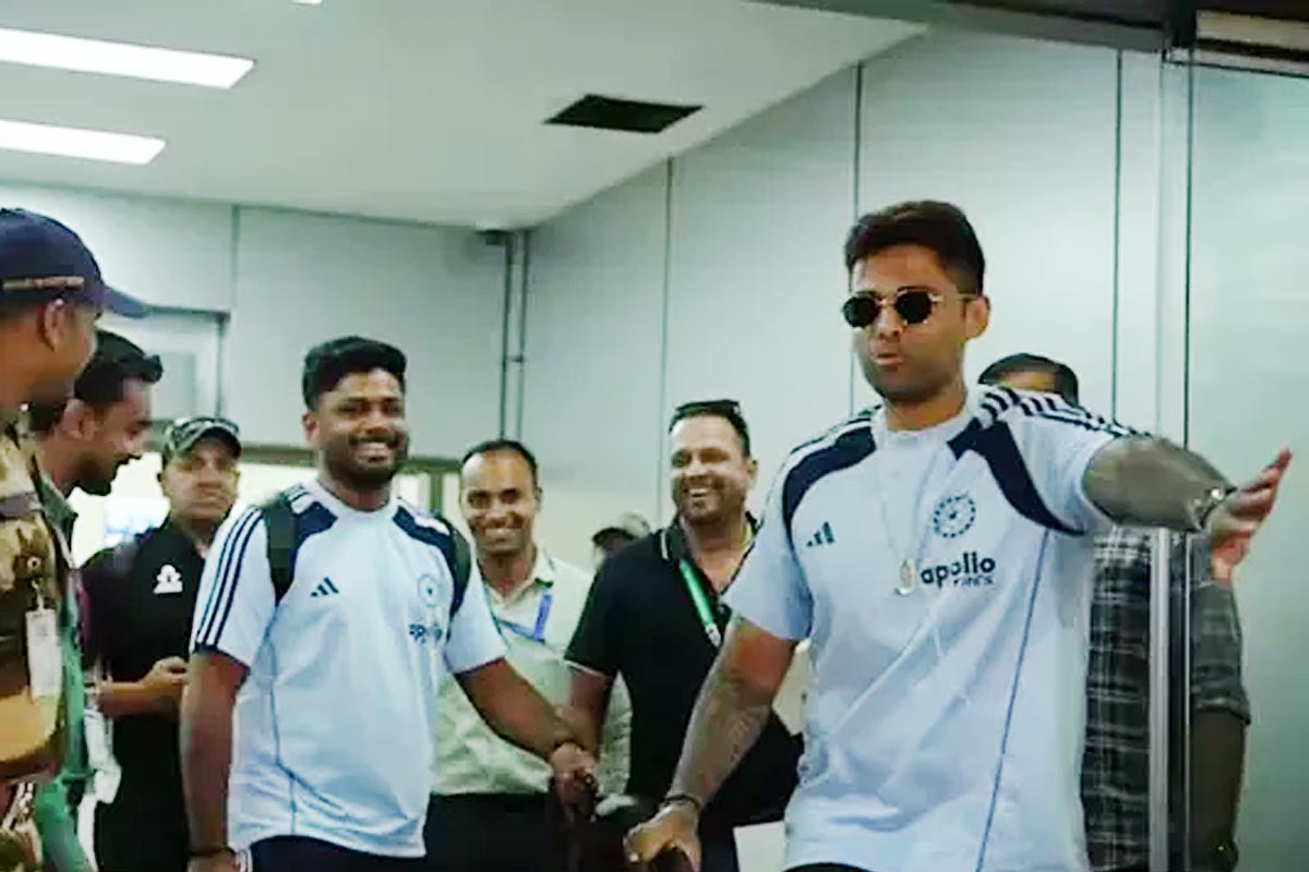 ‘সরে যান, রাস্তা ছাড়ুন…’, অধিনায়ককে ‘দেহরক্ষী’র ভূমিকায় দেখে লজ্জায় লাল সঞ্জু