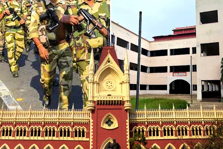 রয়েছে CISF জওয়ান, বন্ধ পড়াশোনা, সুরাহা চেয়ে হাই কোর্টে ট্যাংরার চিনে স্কুল