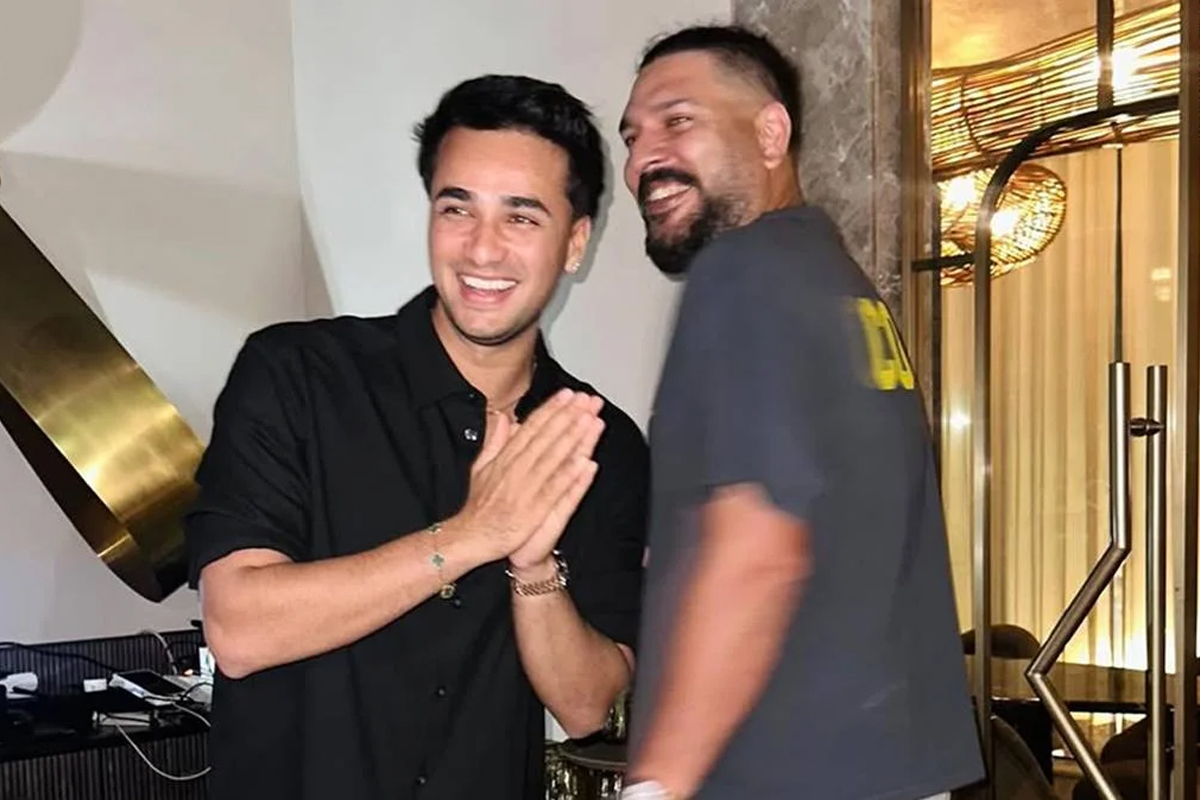 ‘পারোনি তো’, অভিষেকের ঝোড়ো ব্যাটিংয়েও খুশি নন ‘গুরু’ যুবরাজ! প্রকাশ্যেই ছুড়লেন কটাক্ষ