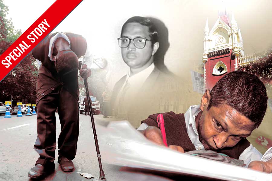 অকেজো মেরুদণ্ড, যন্ত্রণার জীবনেও রেকর্ড আইনজীবী দ্বারকানাথের