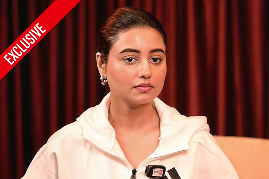 ‘আমি এখনও তৈরি নই’, চুম্বন দৃশ্য নিয়ে কেন বললেন স্বস্তিকা?