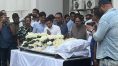 সদ্য পিতৃহারা শুভ্রাংশুকে একা ছাড়ছেন না, মুকুল রায়ের দেহ নিয়ে কাঁচরাপাড়ায় অভিষেক