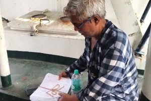 শেষ হয়নি কাজ, অসহ্য হয়ে উঠেছিল SIR চাপ! গঙ্গায় ঝাঁপ বিএলওর