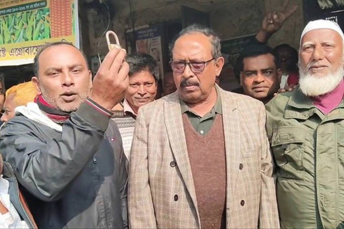 জিতেই আওয়ামি লিগের কার্যালয় খুলে দিলেন বিএনপি নেতা, জামাত ঠেকাতে কৌশল?