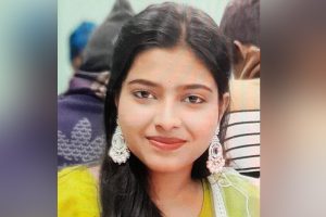 টিকিট না থাকায় কলেজ ছাত্রীকে হেনস্তা! বসতে পারেননি পরীক্ষায়, অপমানে ‘আত্মঘাতী’ মেধাবী পড়ুয়া
