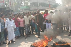 বেপরোয়া গতির বলি যুবক, আশঙ্কাজনক ১, বিক্ষোভে উত্তপ্ত মাটিয়ারা