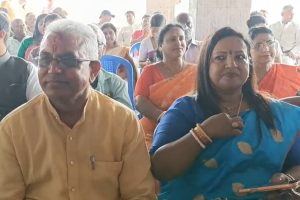 ‘কৌটোয় ঢাকনা দিয়ে রাখার মতো…’, দলে ‘সক্রিয়’দের কোণঠাসার অভিযোগ তুলে ‘বেসুরো’ দিলীপজায়া