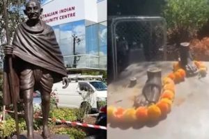 অস্ট্রেলিয়ায় খণ্ডিত মহাত্মা! পা কেটে মূর্তি চুরির বিরুদ্ধে সোচ্চার ভারত