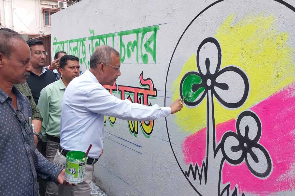 প্রার্থী তালিকা ঘোষণার আগে দেওয়াল লিখনে মন, শিলিগুড়ি থেকে লড়ছেন গৌতম দেব?